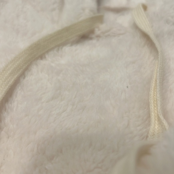 fuzzy white jacket - Picture 2 of 2